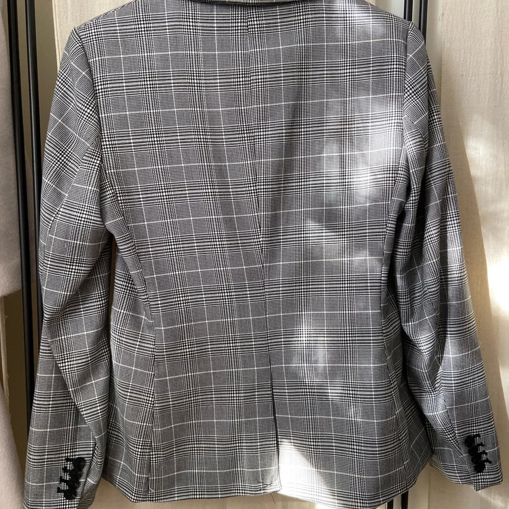 H&M blazer 🖤 - Picture 2 of 3
